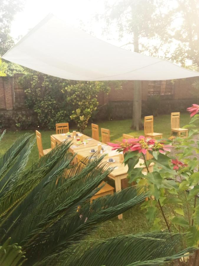 Colibri Taverne & Guest House Gisenyi Bagian luar foto