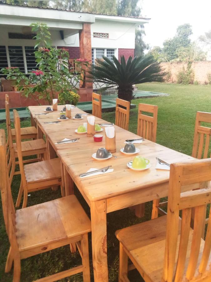 Colibri Taverne & Guest House Gisenyi Bagian luar foto