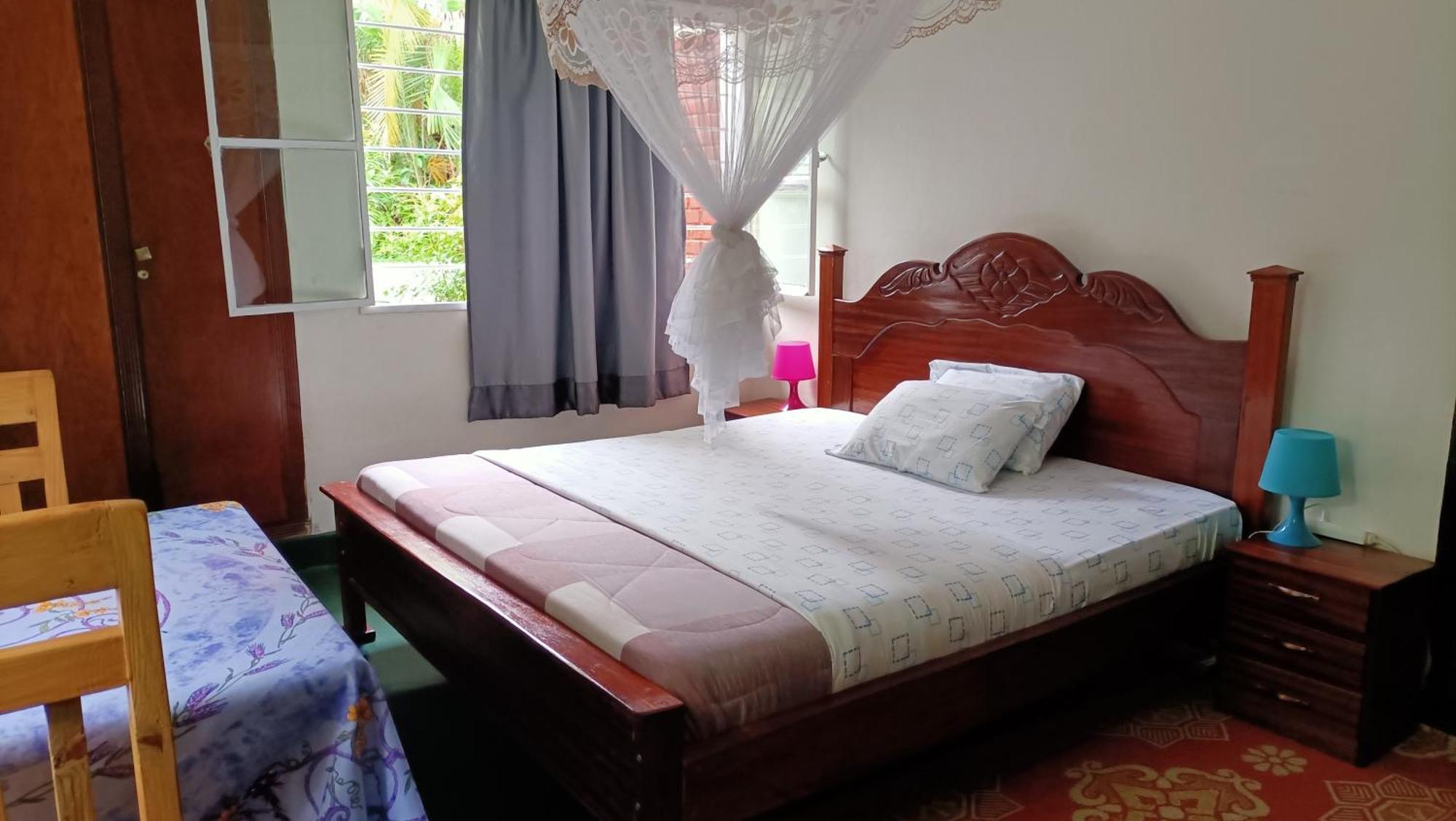 Colibri Taverne & Guest House Gisenyi Ruang foto