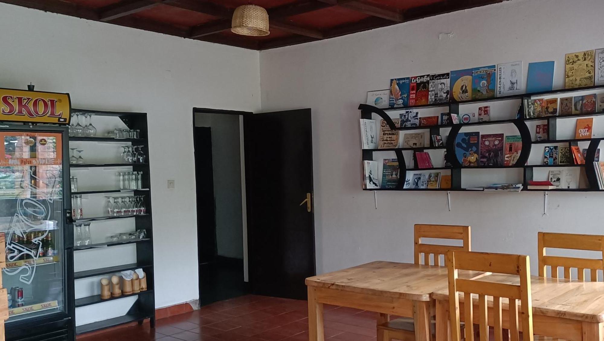 Colibri Taverne & Guest House Gisenyi Bagian luar foto
