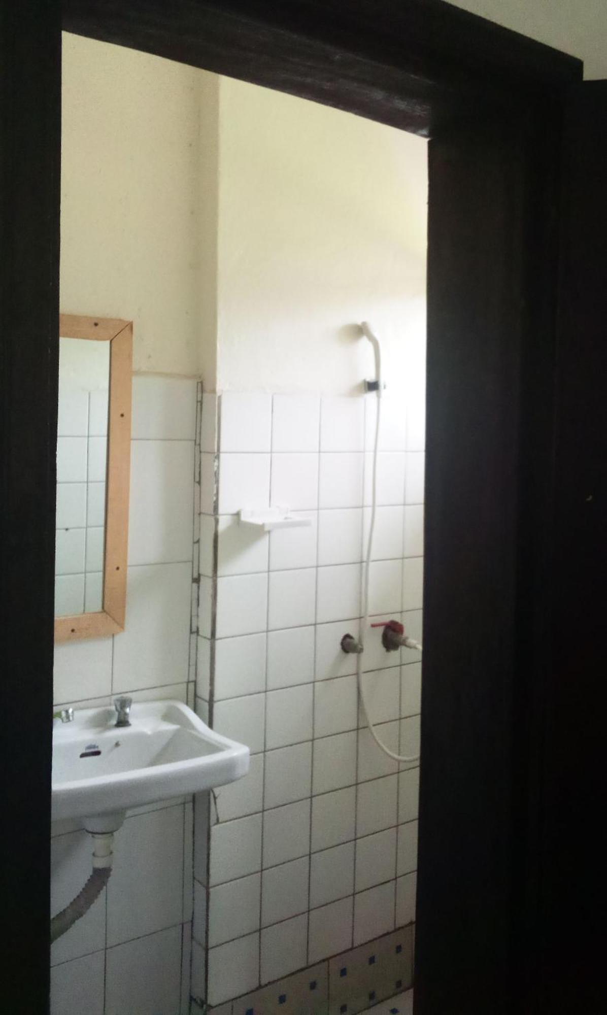 Colibri Taverne & Guest House Gisenyi Bagian luar foto