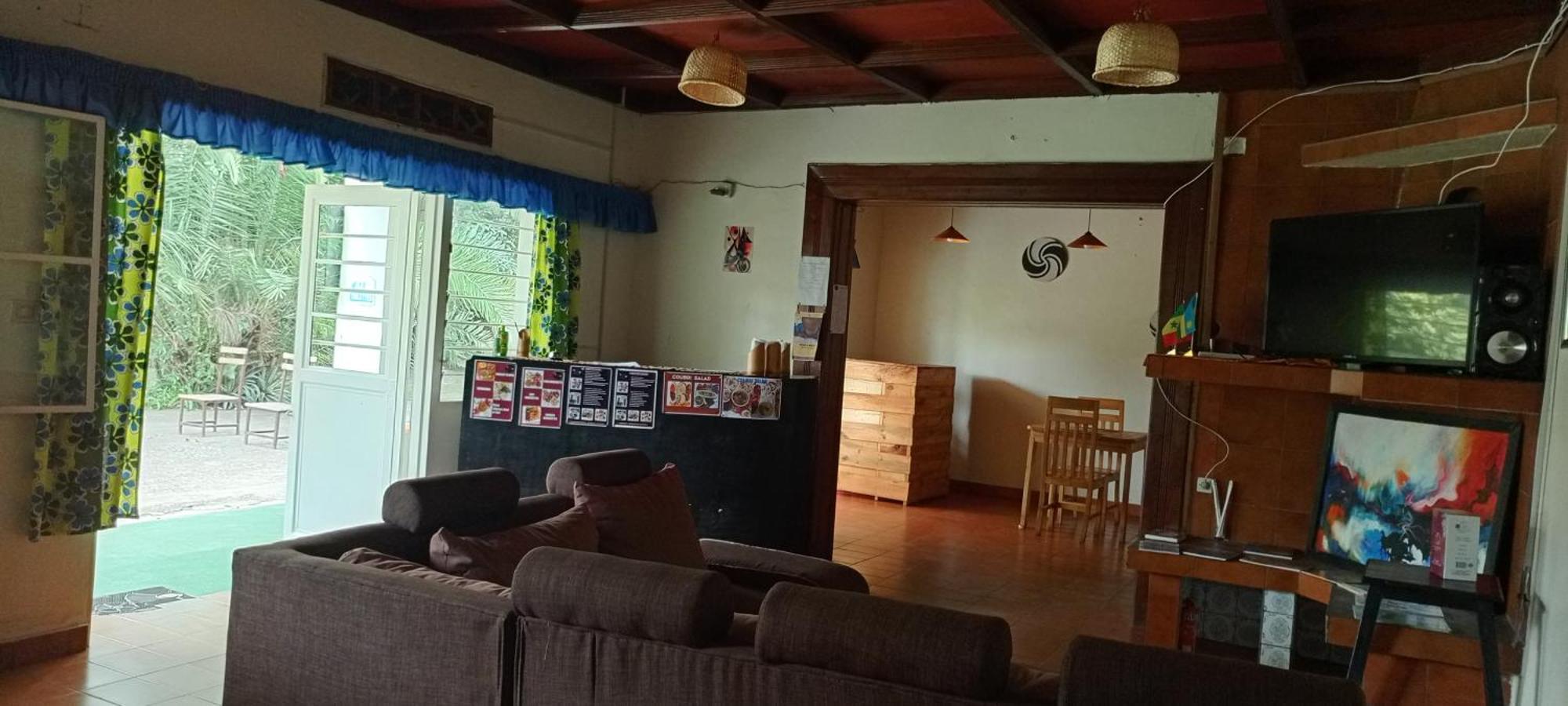 Colibri Taverne & Guest House Gisenyi Bagian luar foto